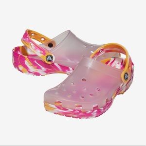 NEW CLASSIC TRANSLUCENT CLOG - CROCS